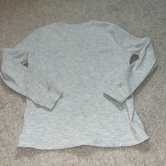 ❄️Kids Shirt Set Green Flannel Button Down and Gray Henley❄️ - Picture 6 of 7